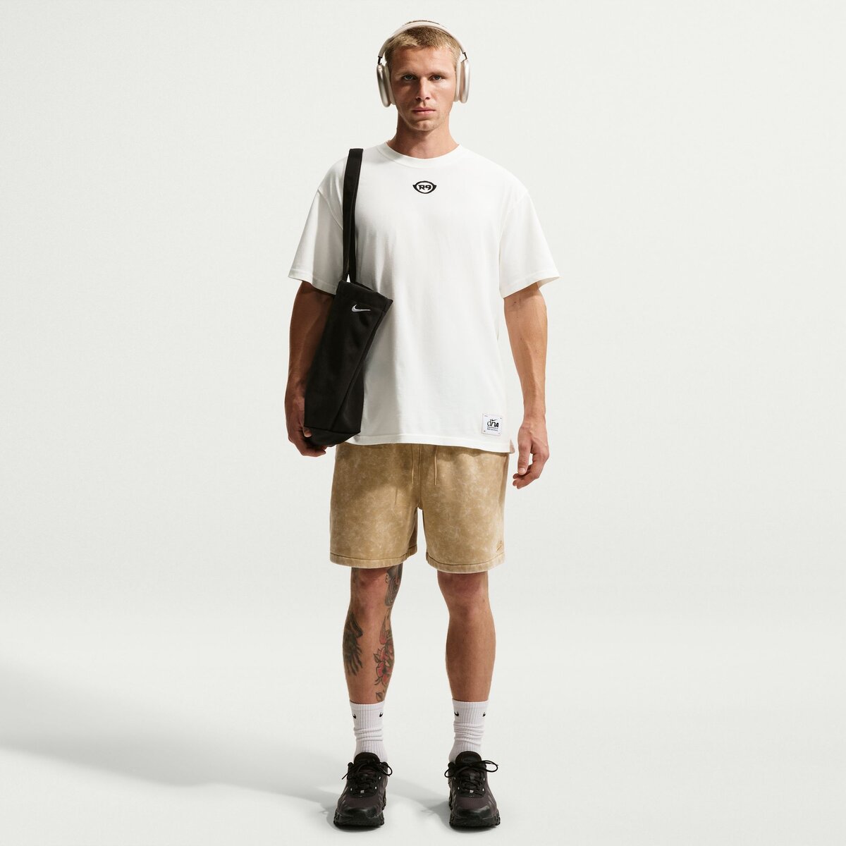 RN M NSW TEE LSE GFB PHOTO