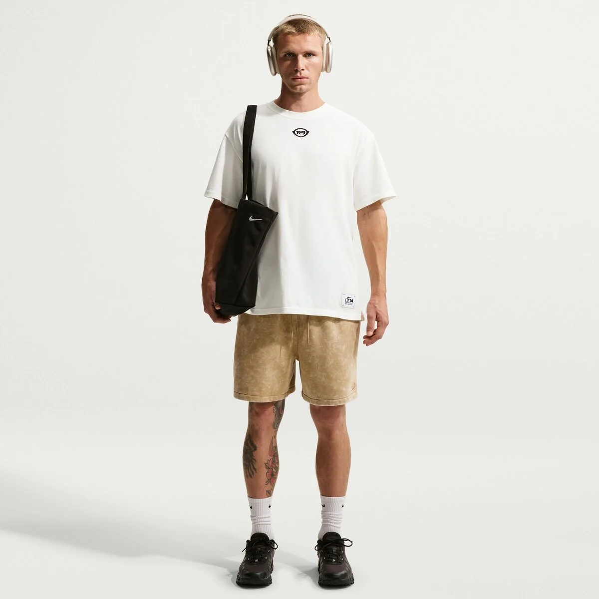 RN M NSW TEE LSE GFB PHOTO